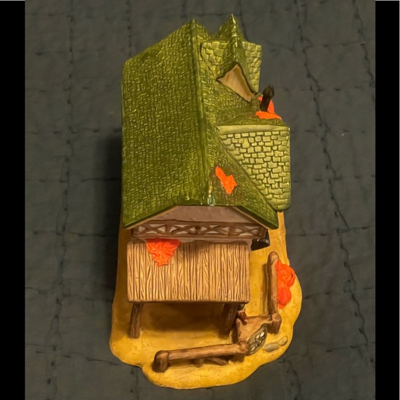 Ceramic Lighted Cottage Fall Christmas Village Decor Lemax Royal - Picture 5 of 9